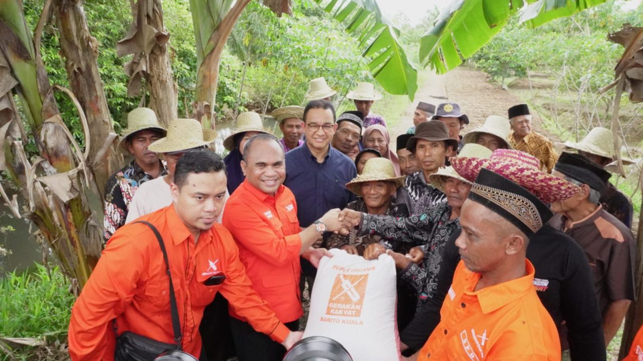 Anies Dampingi Gerakan Rakyat Luncurkan Pupuk Gratis di Barito Kuala Kalsel