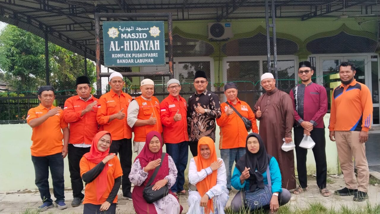 Gerakan Rakyat Tanjung Morawa Bagikan Makanan Gratis untuk Warga di Desa Bandar Labuhan